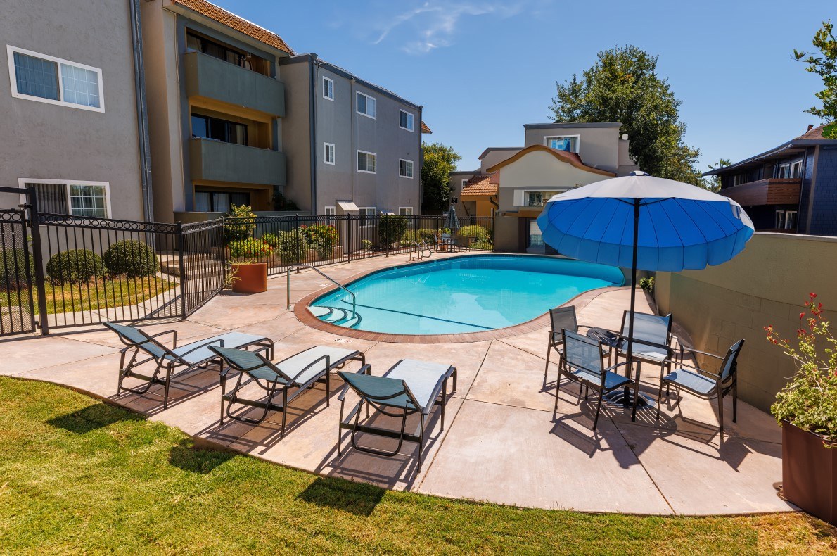 2BR/1BA Apartment on Laguna St · Concord photo 3